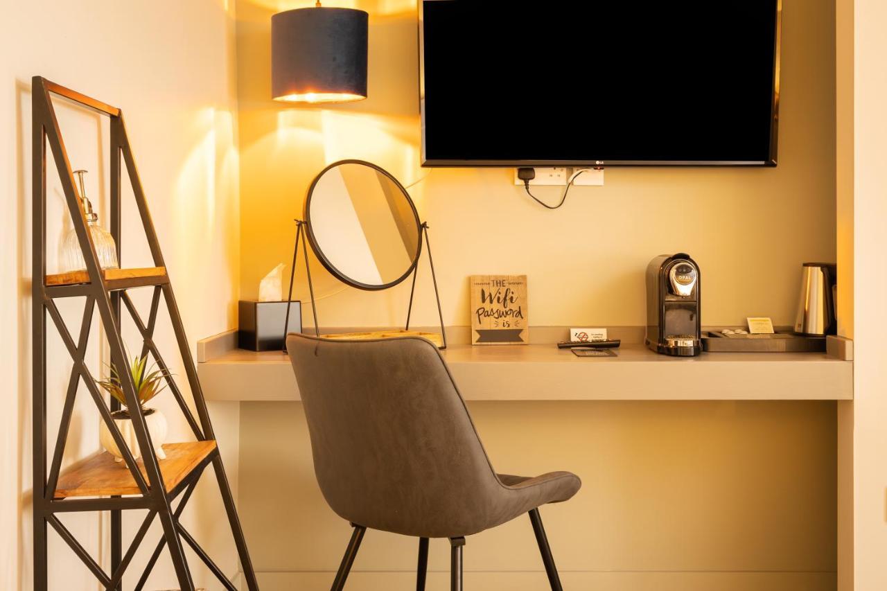 The Roost On Rock Road Hotel บาร์รี ภายนอก รูปภาพ